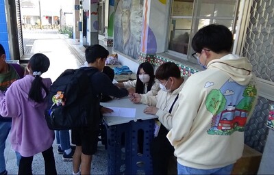 115年1月26日至115年1月27日，本系系學會至台東電光國小進行"寒假服務隊"服務圖片