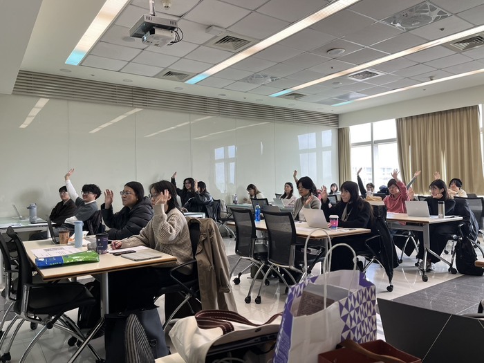 115年3月7日：管貴貞老師辦理諮商與心理治療技術專題研究工作坊：「AI時代的諮商與心理治療：倫理、實務與專業角色重塑」，邀請楊里祥心理師擔任工作坊講師。圖片